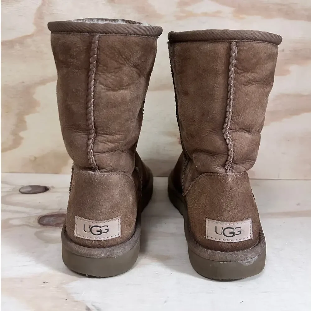 UGG - Classic Short II - Boots - Brown - Women's - 7 - S/N 1016223